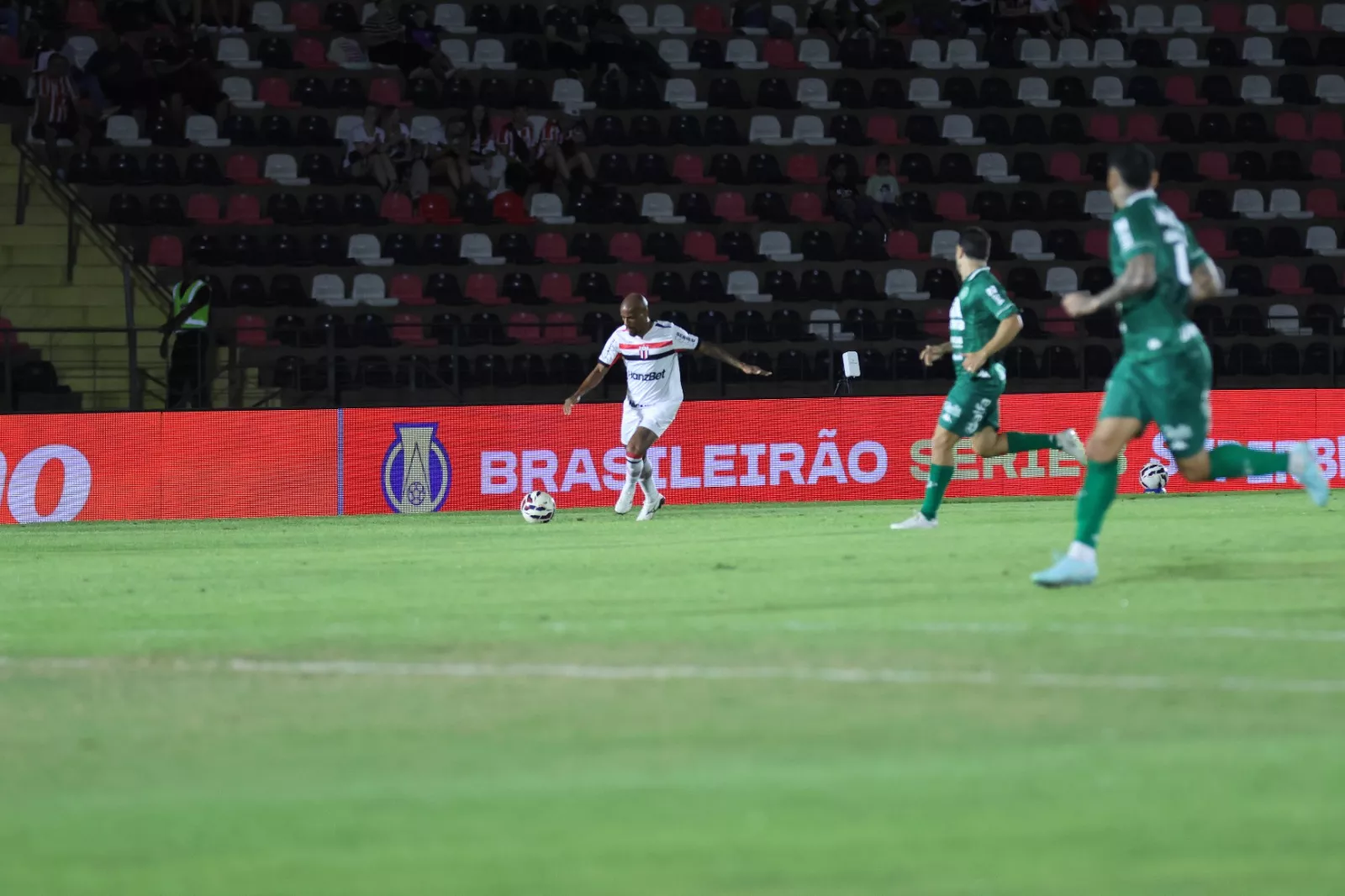 Botafogo bate Chapecoense Série B