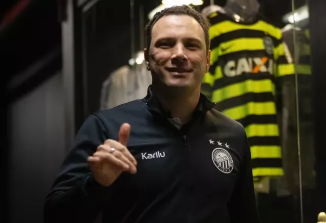 Bruno Pivetti não é mais técnico do Operário-PR