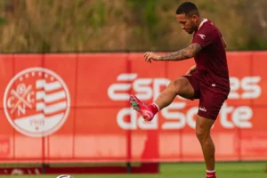 Náutico devolve meia após baixa minutagem na Série C