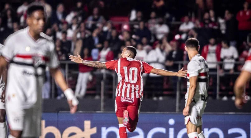 Náutico devolve meia após baixa minutagem na Série C 2 Caio Vitor Náutico São Paulo