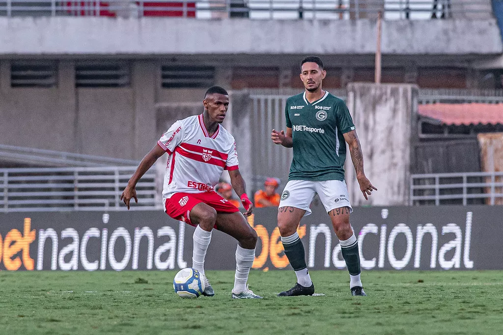 Esmeraldino bateu Galo no último jogo e não perde no confronto direto desde 2018 (Foto: Francisco Cedrim - CRB)