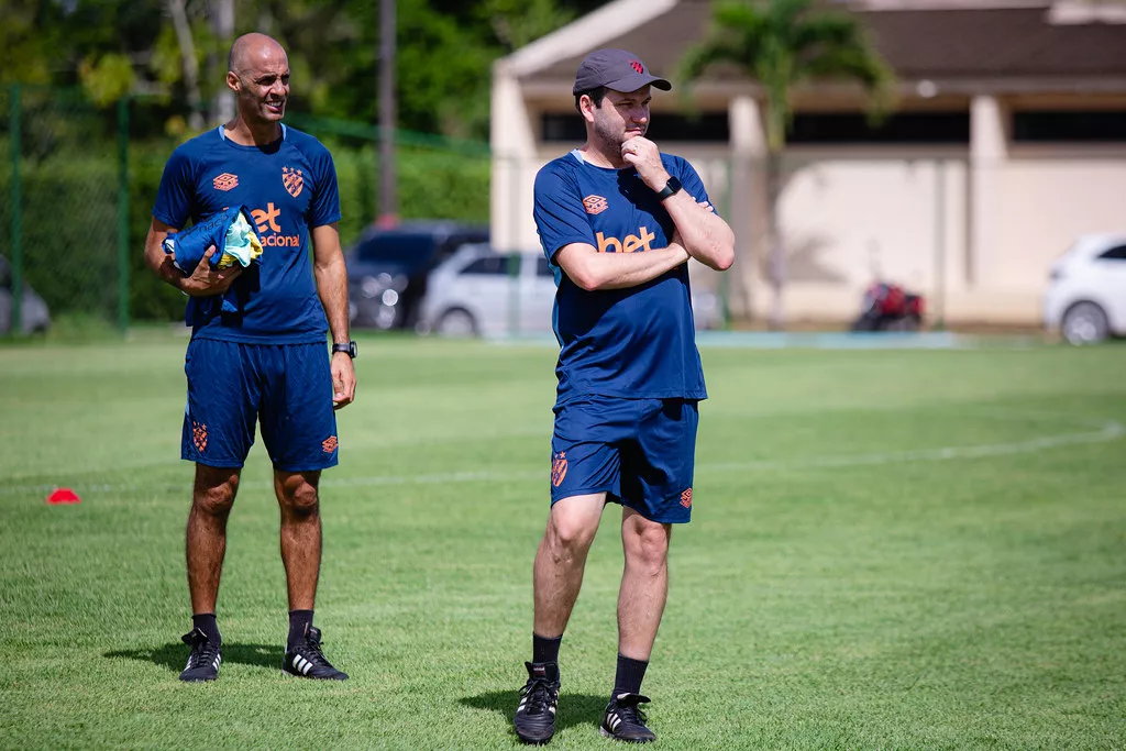Capitão do Sport destaca motivação de treinador: "Confia no nosso grupo" 2 Daniel Paulista motivado Sport