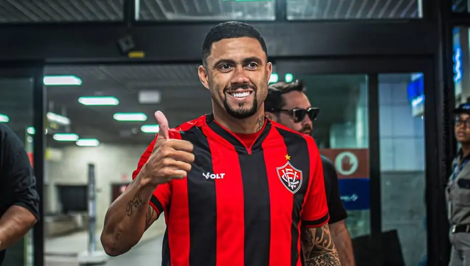 Meia do Vitória é sondado por clubes de Série A e Série B