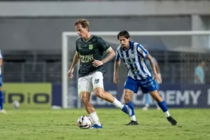 Volante do CSA exalta parceria com Camacho: 