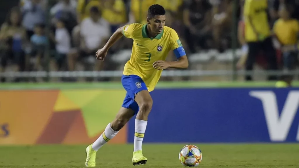 CRB acerta renovação de contrato com o zagueiro Henri 2 Henri na seleção brasileira - Foto: Rafa Peixe/ASCOM CRB