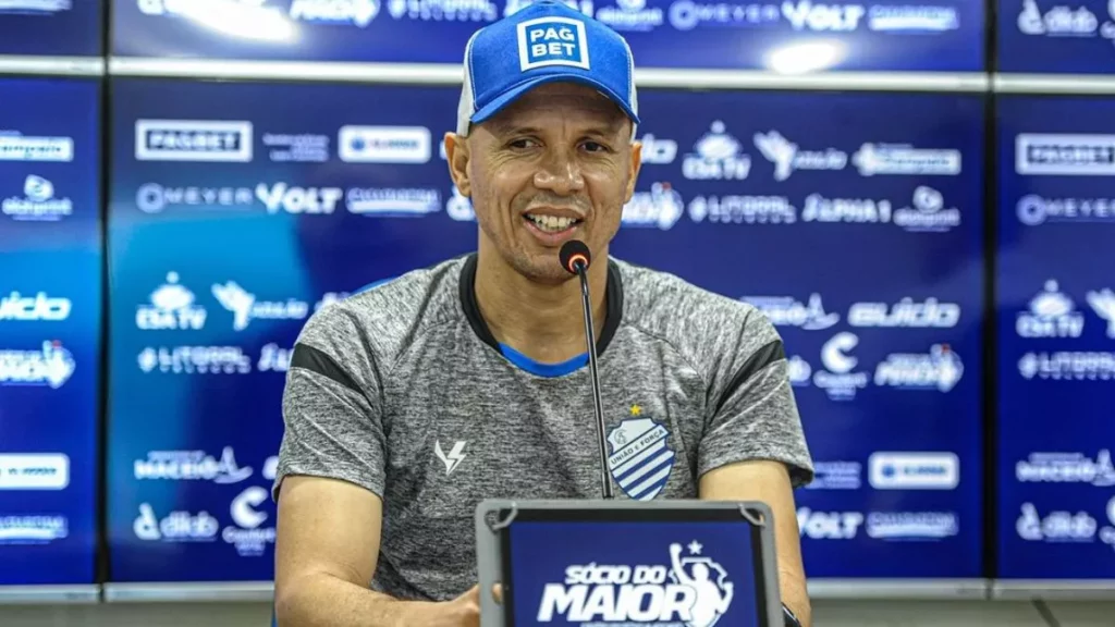 Técnico do CSA exalta postura após vitória na Série C: “Me agradou muito”