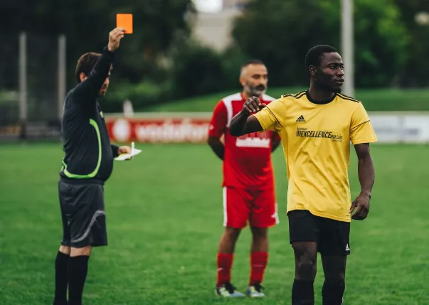 Como Apostar com Mais Inteligência em Escanteios, Cartões e Outros Mercados Alternativos