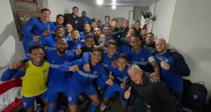 Guarany-RS 0 x 2 Barra-SC - Pescador vence e encosta na liderança