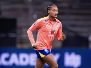 Ary Borges é a primeira brasileira a jogar com a nova chuteira da Nike