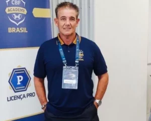 Campeão da primeira edição da Copa Paulista, Paulo Roberto segue livre no mercado