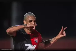 Janderson se despede do Vitória e celebra chance de atuar na Europa: “Oportunidade que aparece uma vez só”