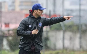 Com dedo do treinador, Caxias reassume a liderança e se torna o time com mais vitórias na Série C