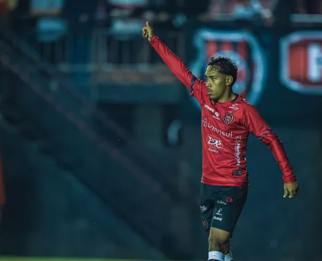 Alexiel brilha novamente e confirma vitória do Brasil de Pelotas na Série D