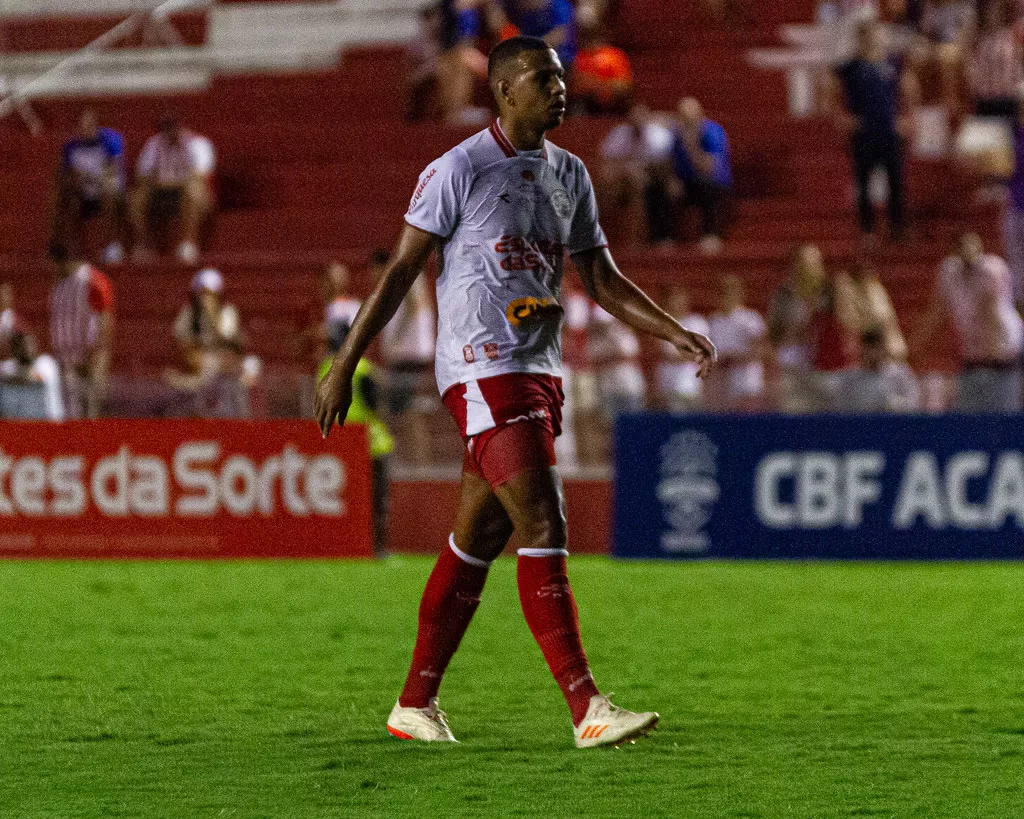 Mateus Silva estreia Náutico