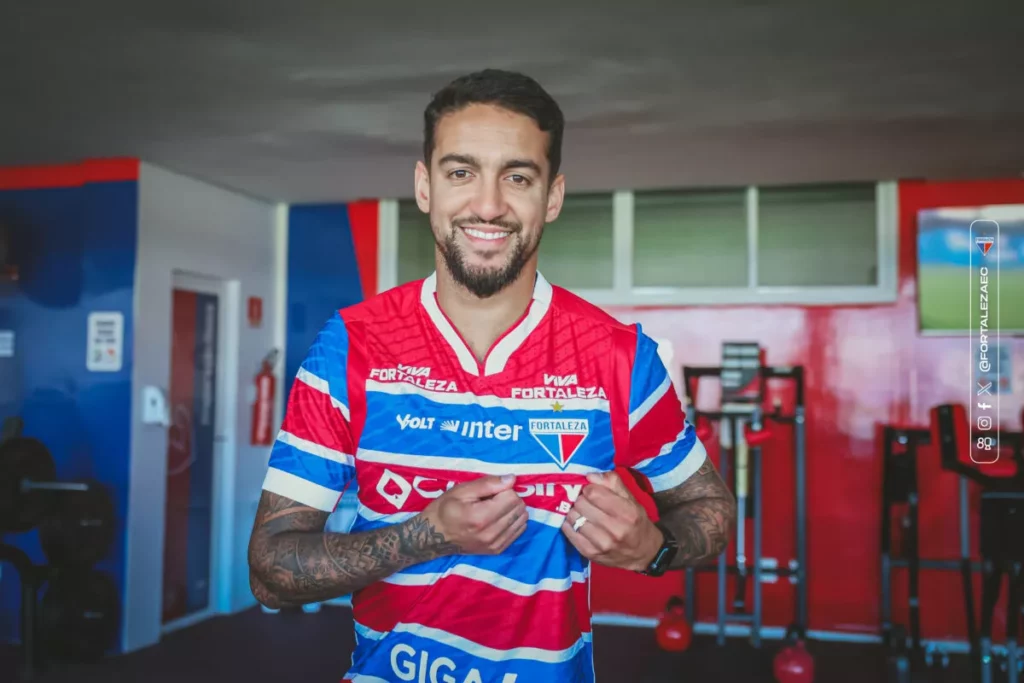 Fortaleza desiste da contratação de Diego Valdés 3 Meia chega motivado ao Leão do Pici (Foto: Leonardo Moreira - FEC)