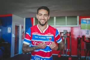 Novo meia do Fortaleza é regularizado e aguarda estreia