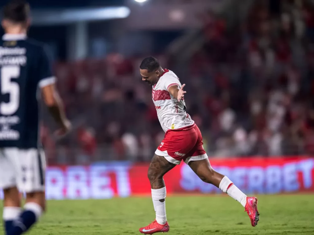 Atacante do CRB vira dúvida contra o Avaí pela Série B 2 Mikael substituto ataque CRB
