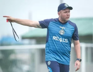 Mozart avalia atuação do Coritiba após empate zerado na Série B. Confira!