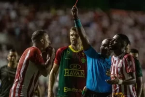 Náutico lidera lista de expulsões na Série C