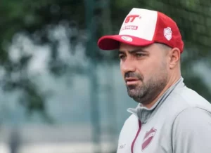 Técnico do Vila Nova lamenta derrota: 