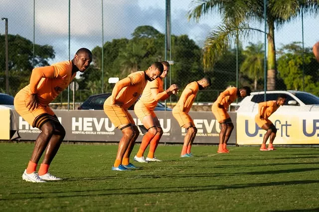 Retrô x Londrina – onde assistir, horário e escalações