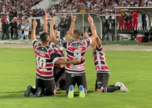 Santa Cruz-PE 3 x 1 Ferroviário-CE - Cobra faz nova vítima na Série D