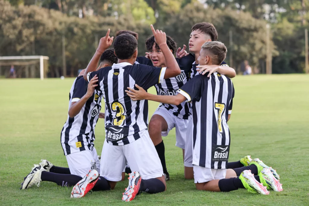 PAULISTA SUB-13 E 14 – Santos vence Jabaquara e segue invicto