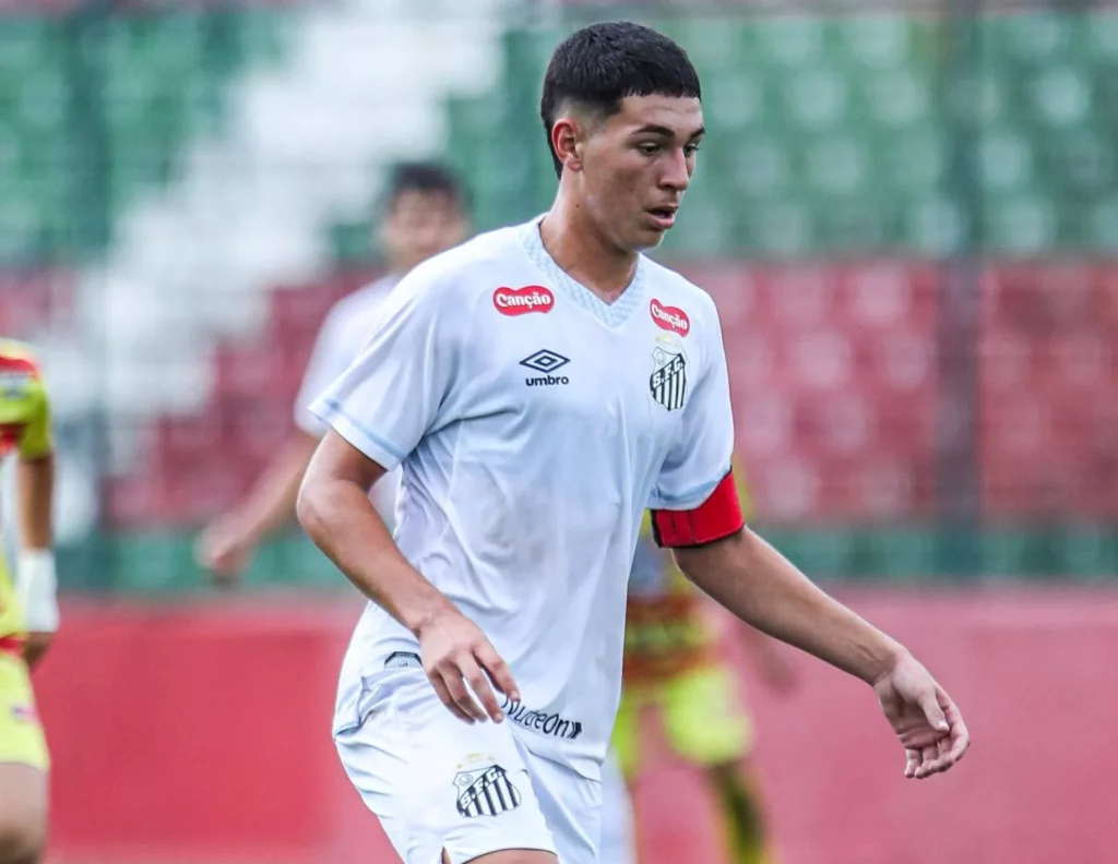 BRASILEIRÃO SUB-17: Paulistas vencem e seguem no G-8 2 Santos goleia América-MG Brasileirão Sub-17