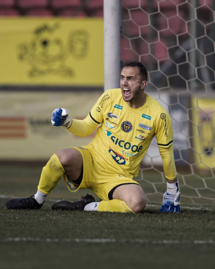 Goleiro do North EC projeta confronto decisivo no Módulo II do Mineiro 2 szJJorLi Rafael ´Pin