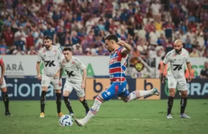 Lateral do Fortaleza desabafa após derrota: 