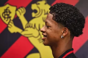 Com multa de R$ 330 milhões, promessa do Sport interessa ao Barcelona