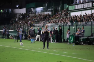 Baptista valoriza empate fora do Criciúma e já pensa na Ferroviária