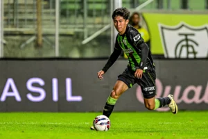 Meia do América-MG é sondado por clubes da Europa