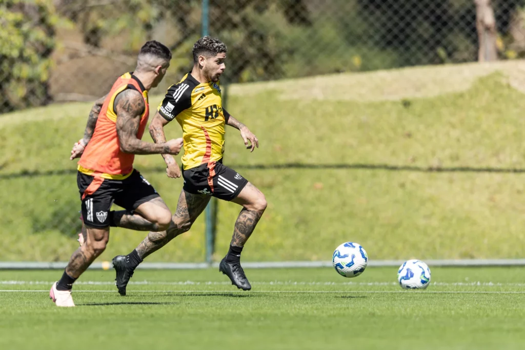 Atlético-MG acumula atrasos e enfrenta crise financeira em 2025