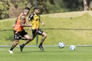 Atlético-MG acumula atrasos e enfrenta crise financeira em 2025