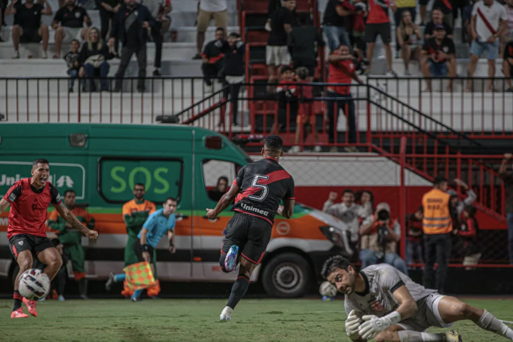 Atlético-GO 2 x 1 CRB – Dragão vira, se reabilita e aumenta jejum do Galo na Série B