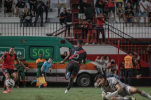 Atlético-GO 2 x 1 CRB - Dragão vira, se reabilita e aumenta jejum do Galo na Série B