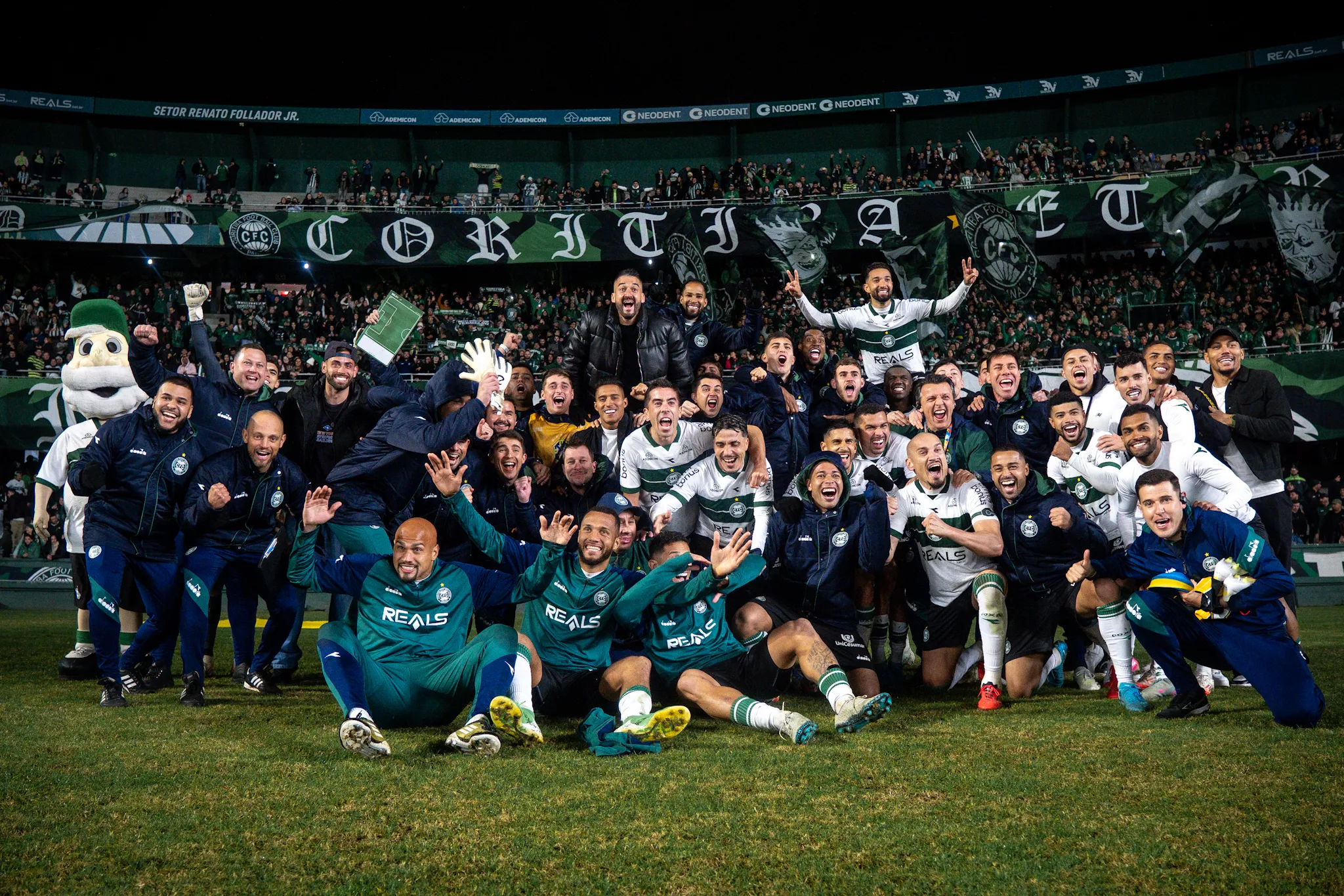 Mesclada e no tradicional 4-3-3, confira a Seleção FI da 15ª rodada da Série B
