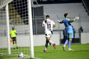 Ponte Preta demorou para ter 'cara' de vencedora contra o Tombense