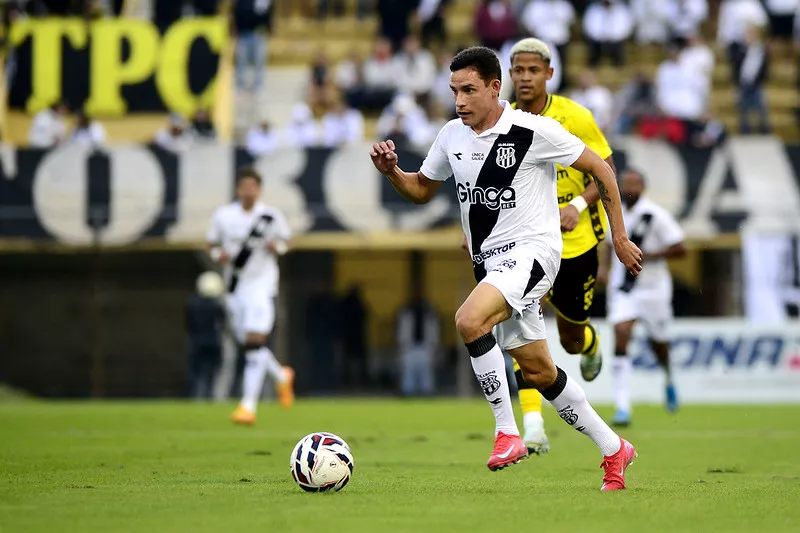 Atribua a culpa da derrota da Ponte Preta a Alberto Valentim 6 Série C - 2025