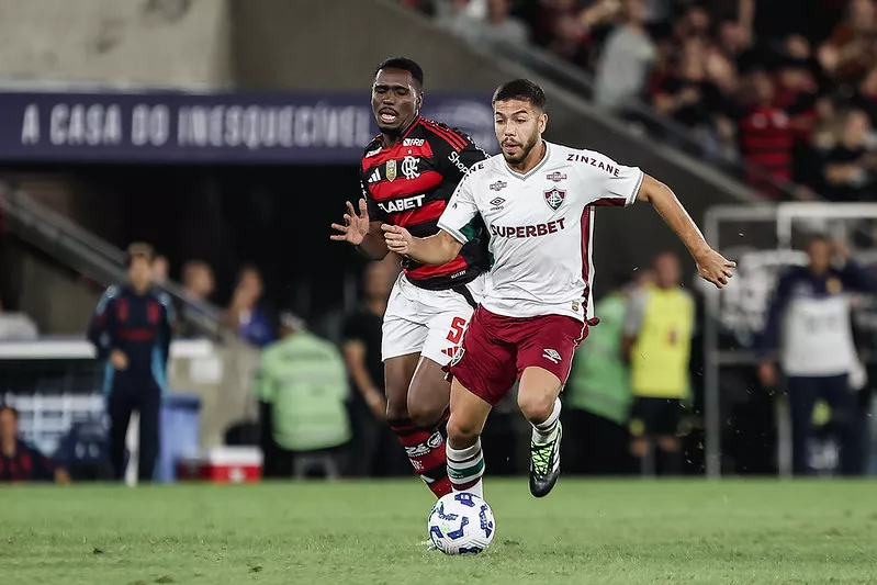 Flamengo 1 x 0 Fluminense - Pedro marca e Mengão segue em 2º 3 54667996201 65580ca729 c