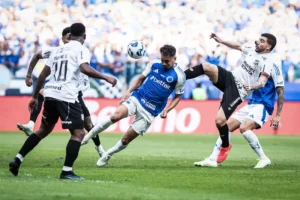 Cruzeiro 1 x 2 Ceará - Raposa vê série invicta chegar ao fim!