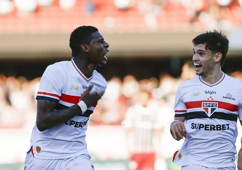 São Paulo 3 x 1 Fluminense - Tricolor vence 3ª seguida e embala no Brasileirão
