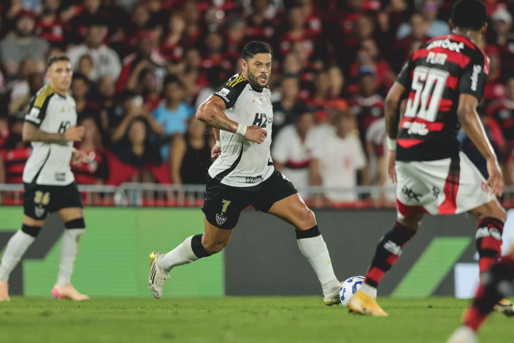 Gols, fôlego e polêmica com árbitros: como Hulk se tornou rara esperança no Atlético-MG