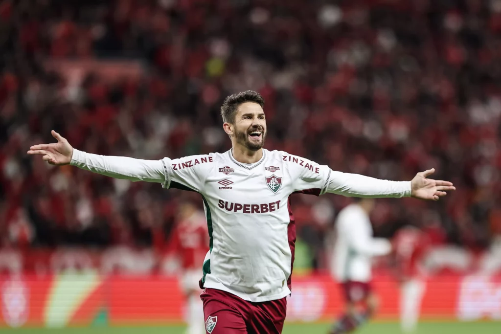 COPA DO BRASIL: Fluminense e Bahia vencem pelas oitavas 2 Everaldo dá a vantagem ao Fluminense