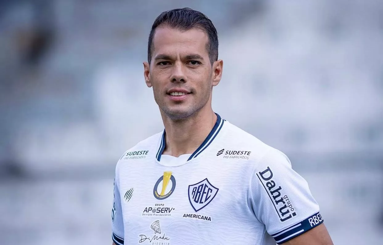 Hiago começou a carreira no próprio Rio Branco em 2017 (Foto: Chrustian Guedes / RBEC)