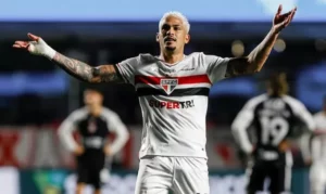 Luciano exalta triunfo: 'Clássico a gente não joga, clássico a gente ganha'