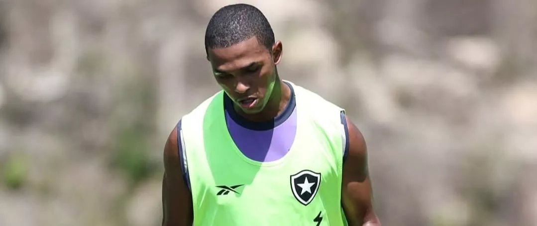 Rio Ave negocia a contratação de promessa do Botafogo