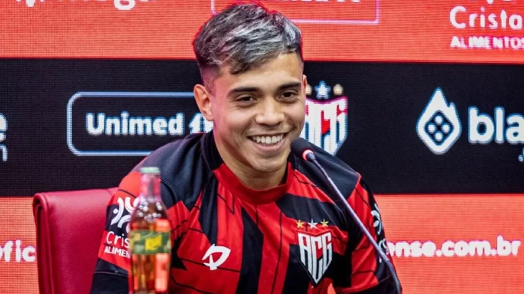 Série B: Atlético-GO rescinde com mais um atacante