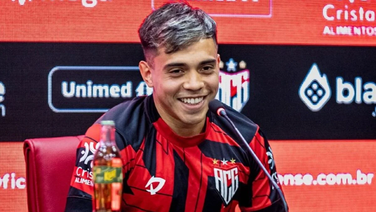 Série B: Atlético-GO rescinde com mais um atacante